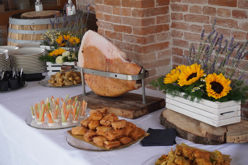 Addobbi Con Girasoli Per Matrimonio Buffet Casa Tormene
